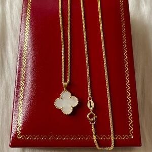 New Real 18k Saudi Solid Gold Foxtail Chain with White Clover Pendant 18" long